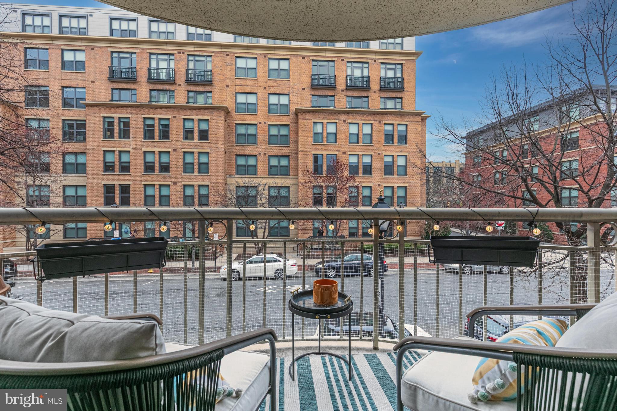 1200 Braddock Pl #216