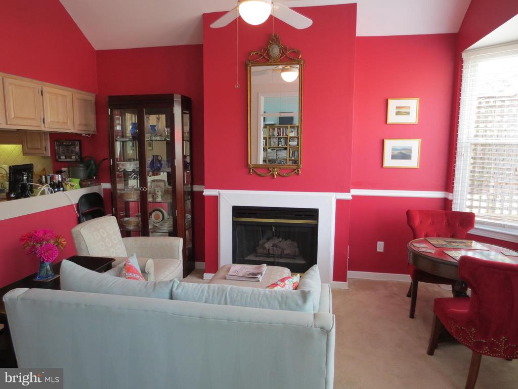 108 E DEL RAY AVE