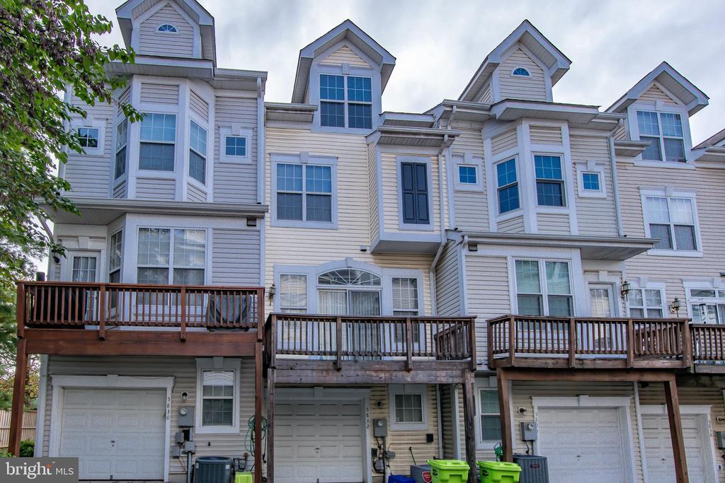 5832 COWLING COURT