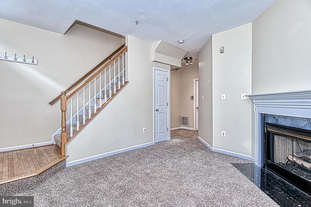 5832 COWLING COURT