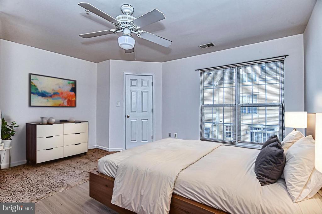 5832 COWLING COURT