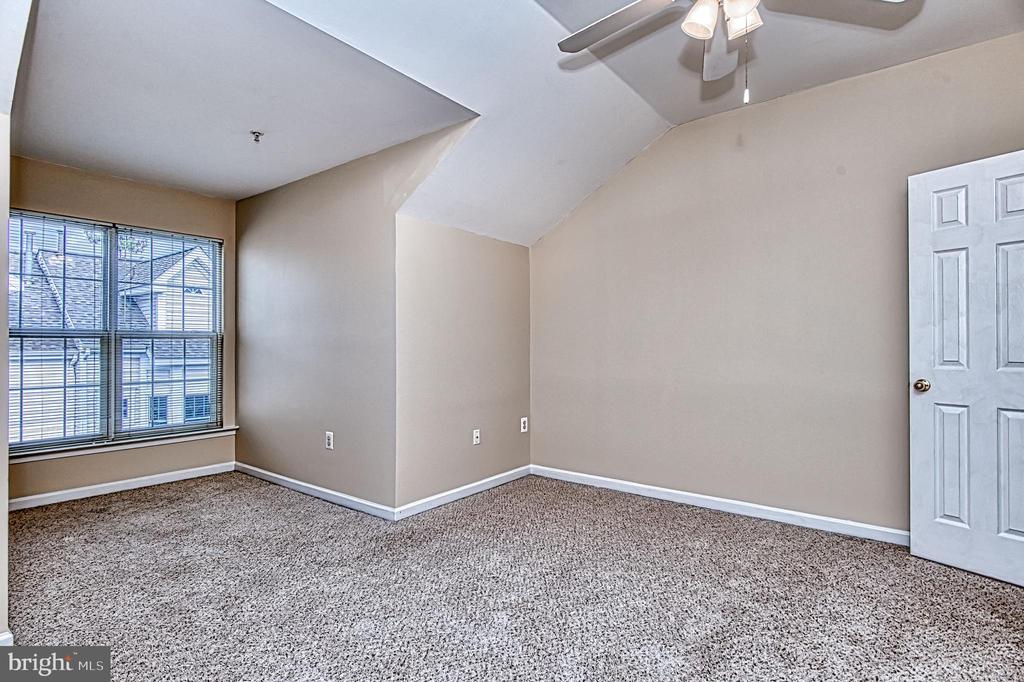5832 COWLING COURT