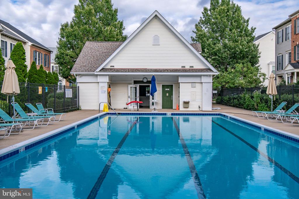 5832 COWLING COURT