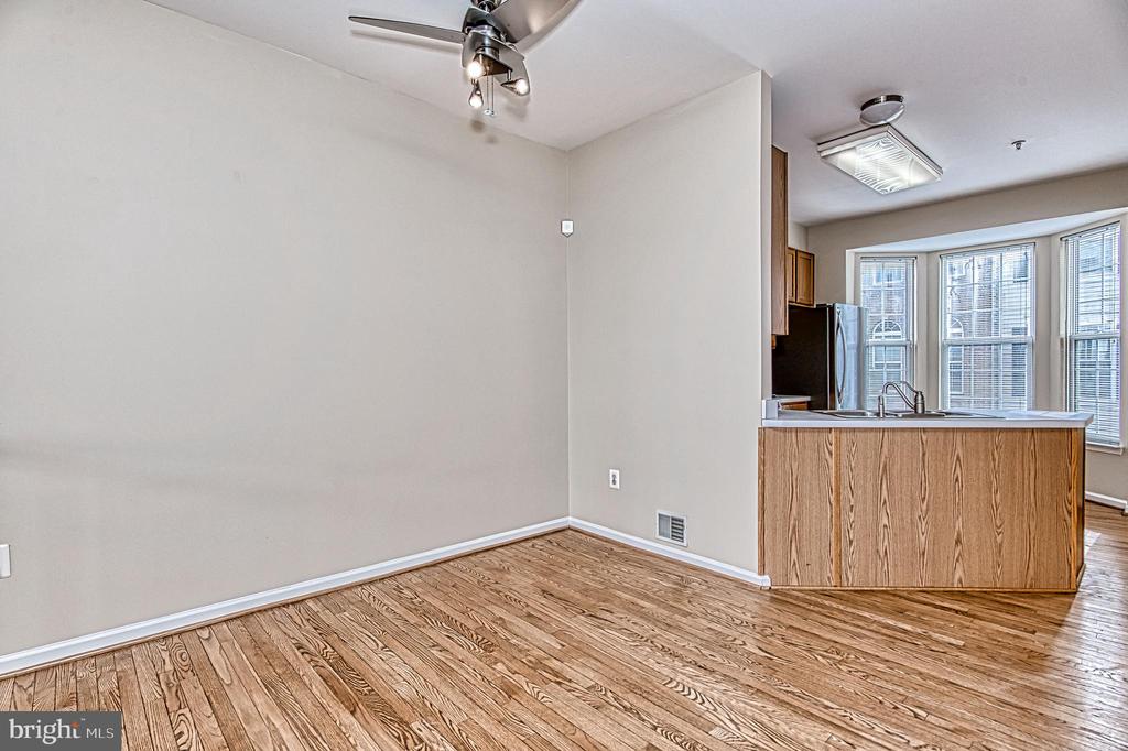 5832 COWLING COURT