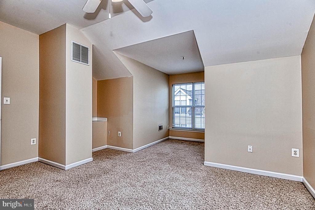 5832 COWLING COURT