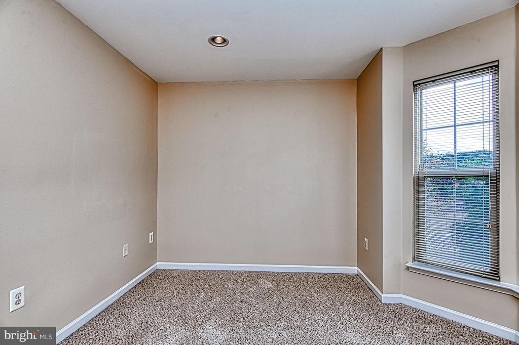 5832 COWLING COURT