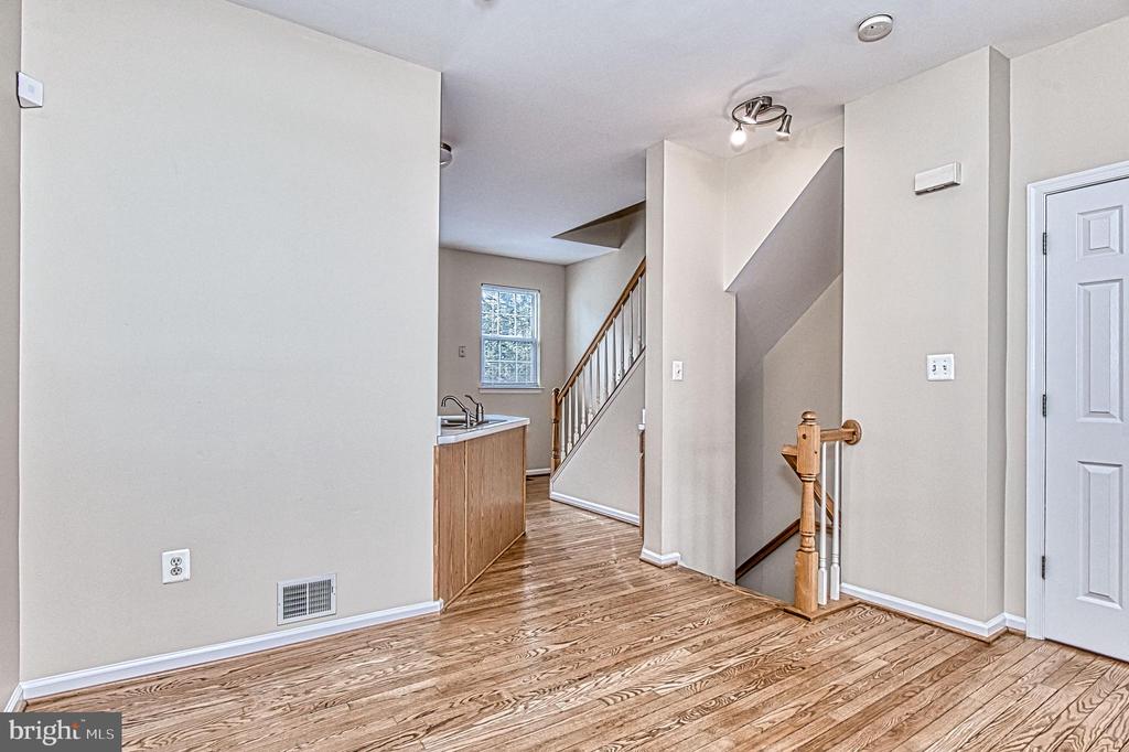 5832 COWLING COURT