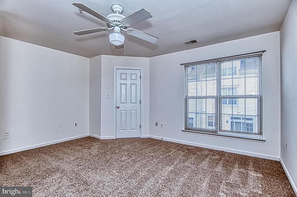 5832 COWLING COURT
