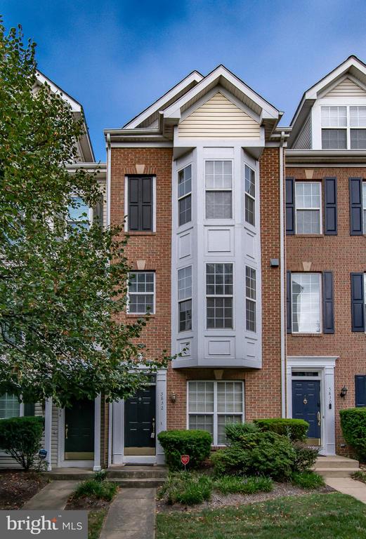 5832 COWLING COURT