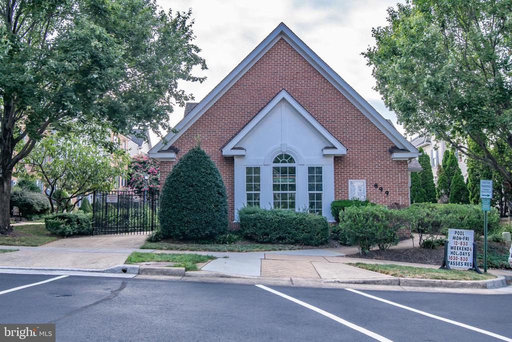 5832 COWLING COURT