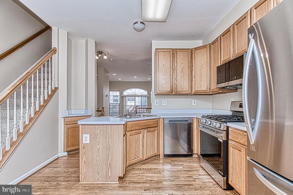 5832 COWLING COURT