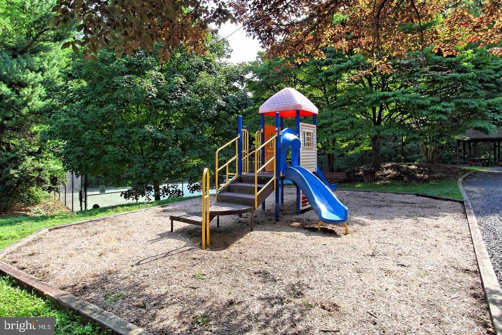 3492 MARTHA CUSTIS DRIVE