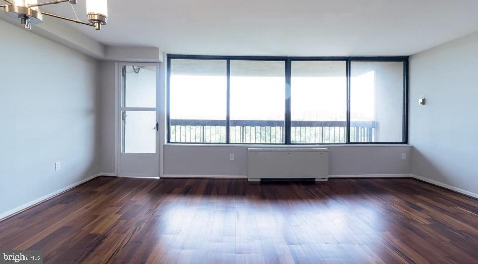 3705 S George Mason Dr #1010s