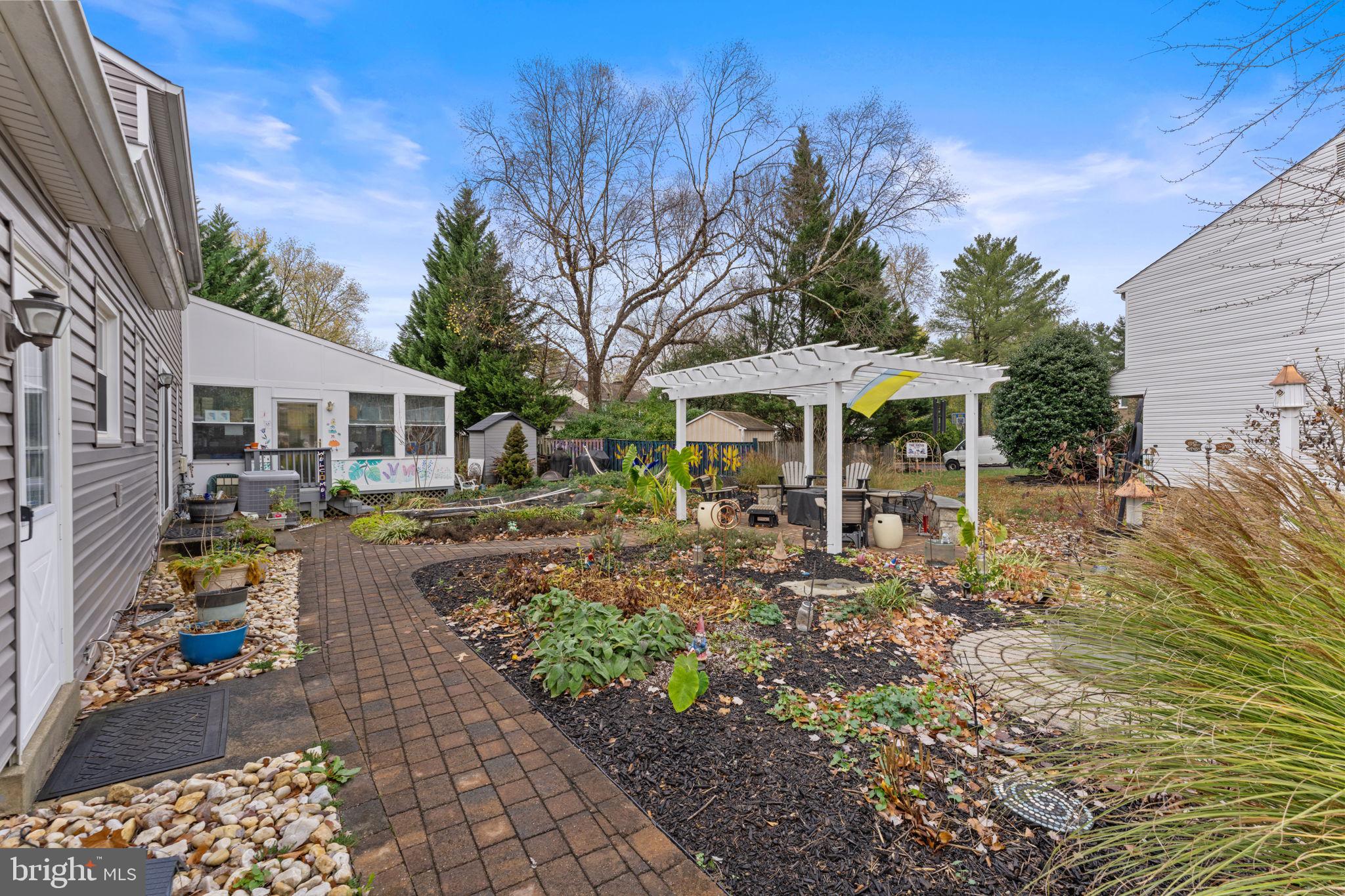 8123 Lake Pleasant Dr