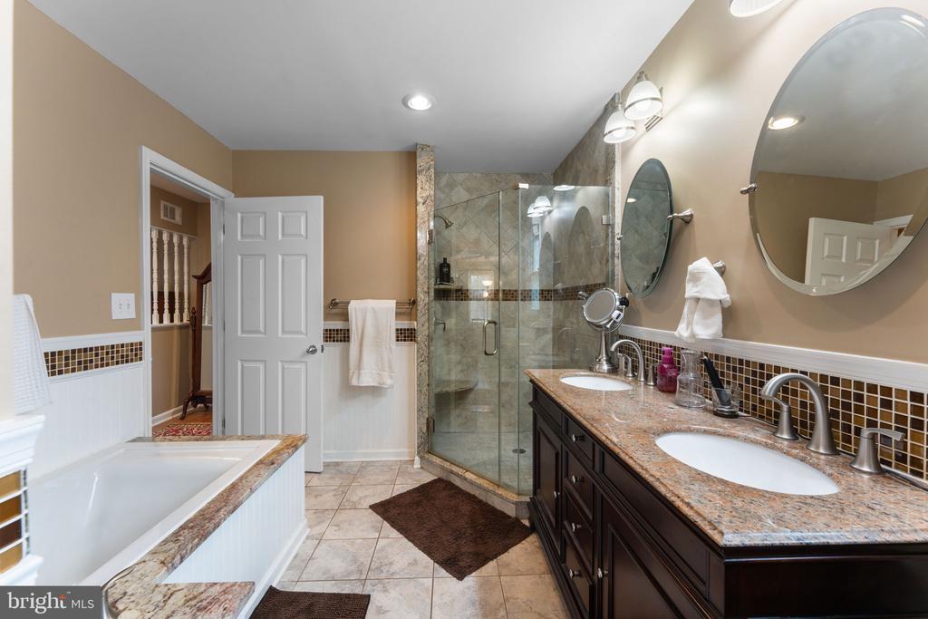 8123 Lake Pleasant Dr