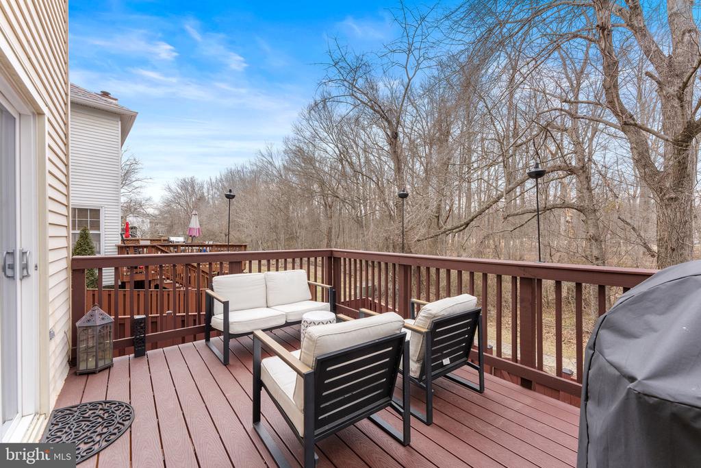 7125 Lake Cove Dr
