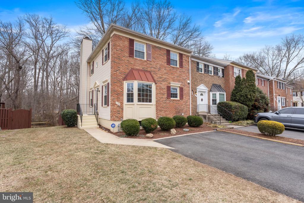7125 Lake Cove Dr