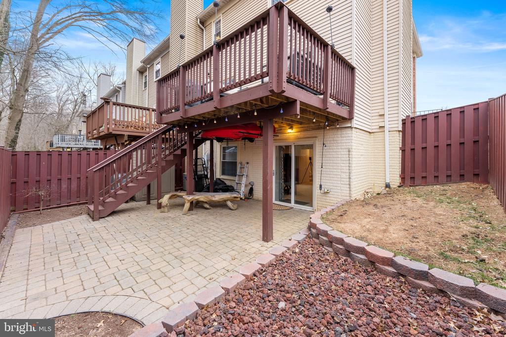 7125 Lake Cove Dr