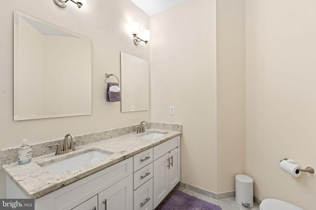 6104 Fairview Farm Dr #309