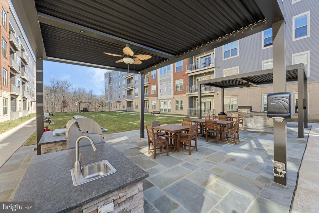 6104 Fairview Farm Dr #309