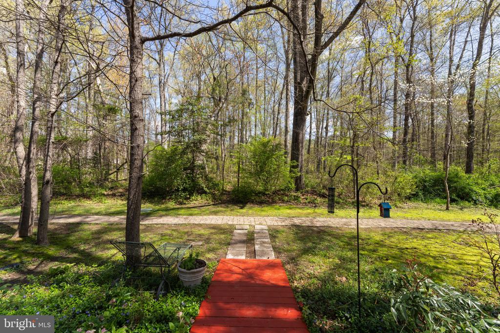 7127 Lake Cove Dr