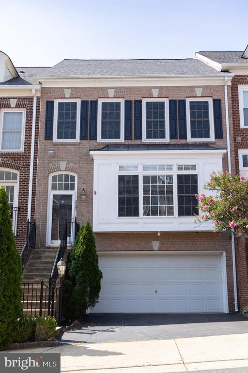 3347 WILTON CREST CT