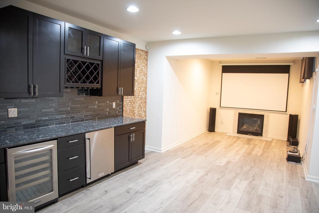 3347 WILTON CREST COURT