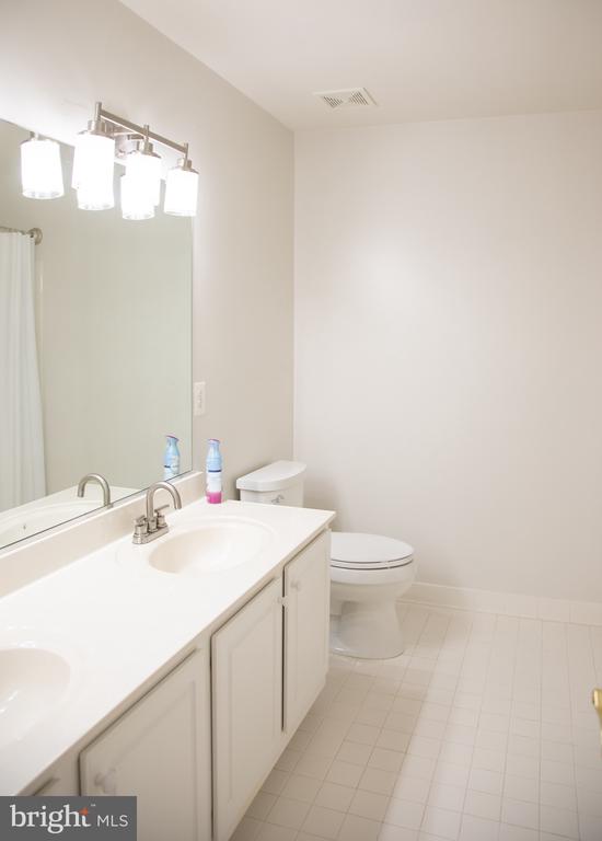 3347 WILTON CREST COURT