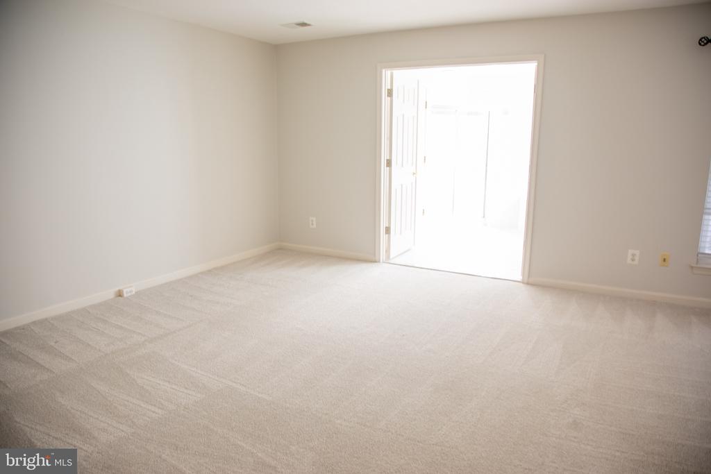 3347 WILTON CREST COURT