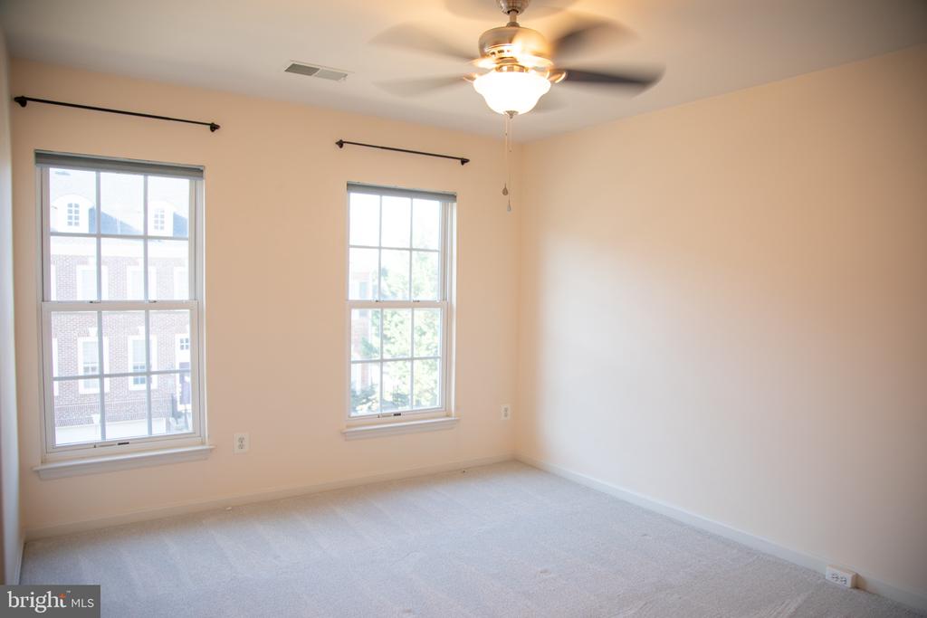 3347 WILTON CREST COURT