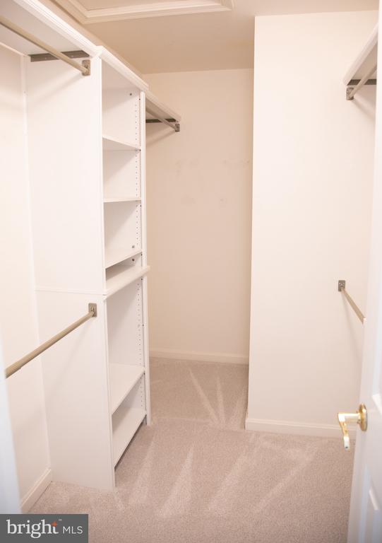 3347 WILTON CREST COURT
