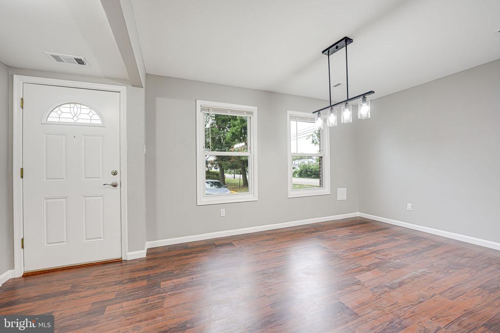 14790 Tamarack Pl