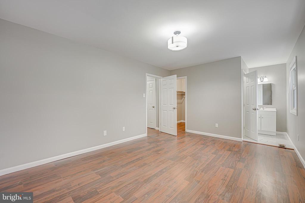 14790 Tamarack Pl