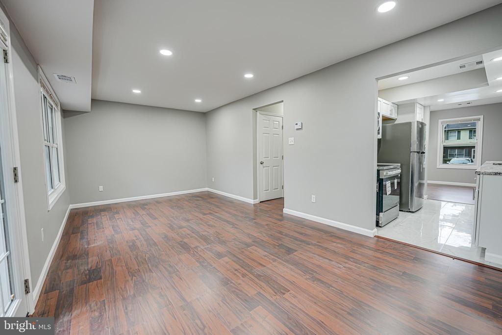 14790 Tamarack Pl