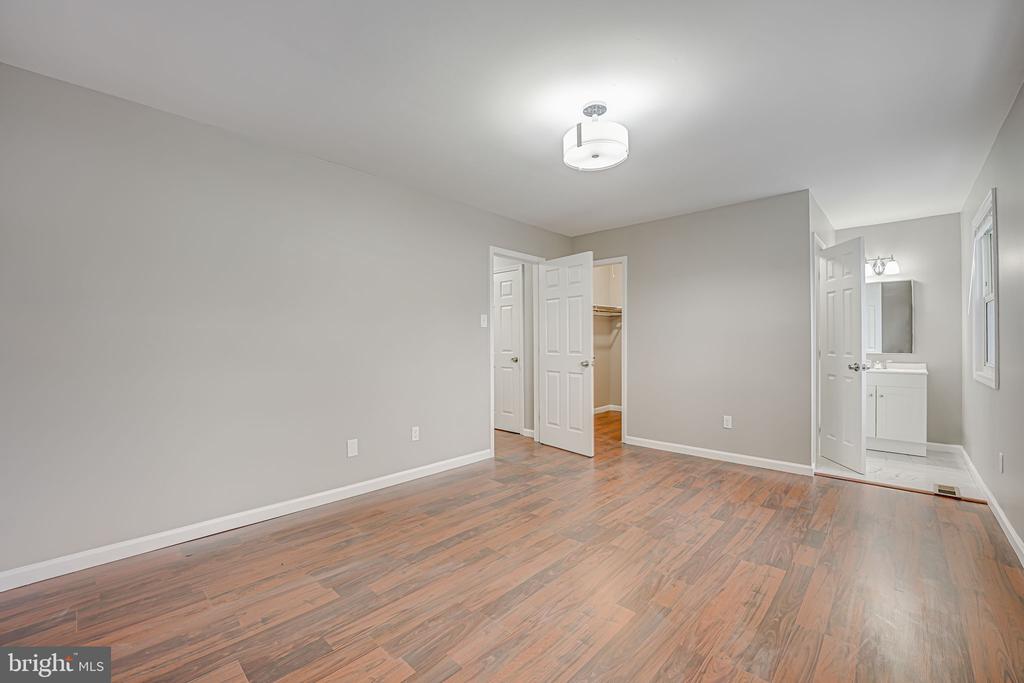 14790 Tamarack Pl