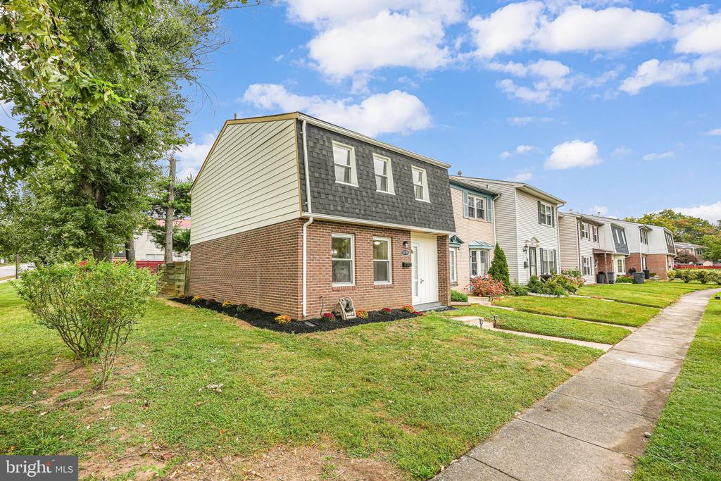 14790 Tamarack Pl