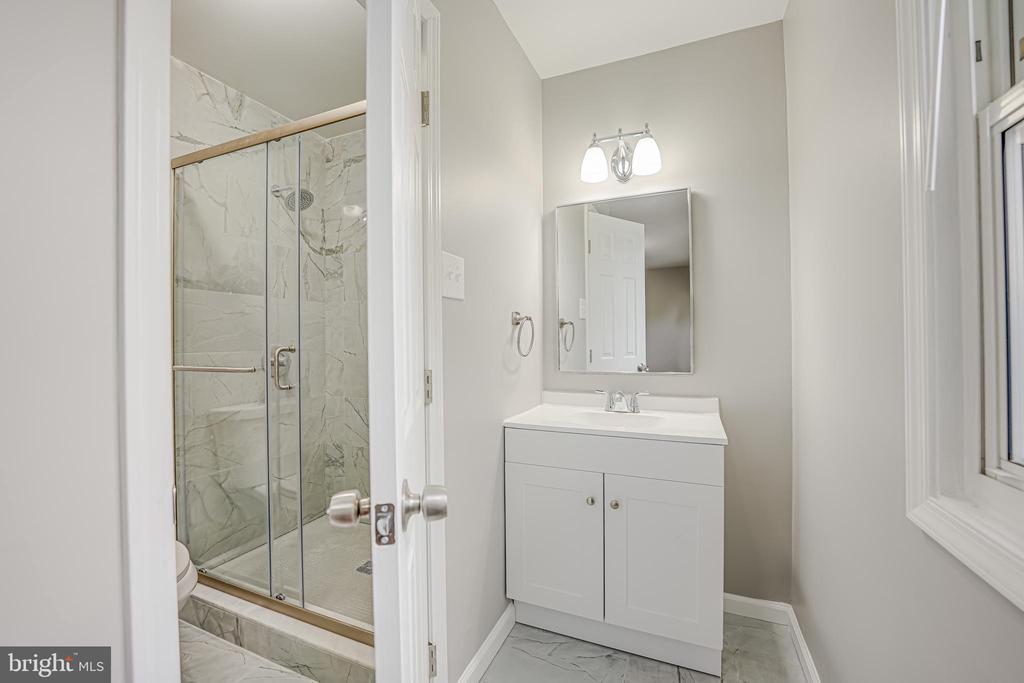 14790 Tamarack Pl