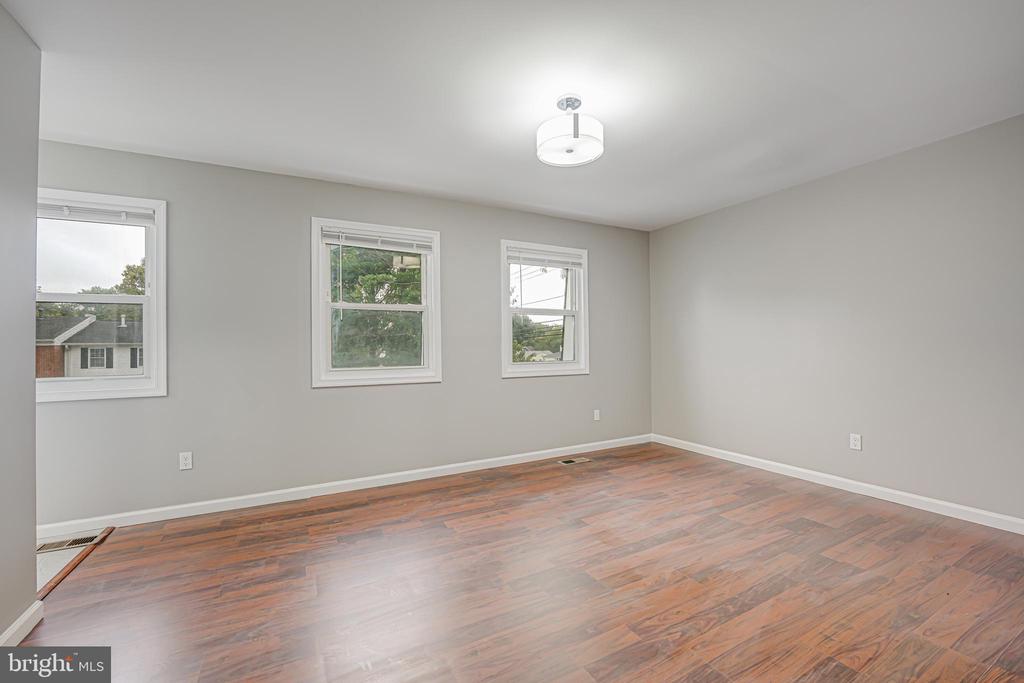 14790 Tamarack Pl
