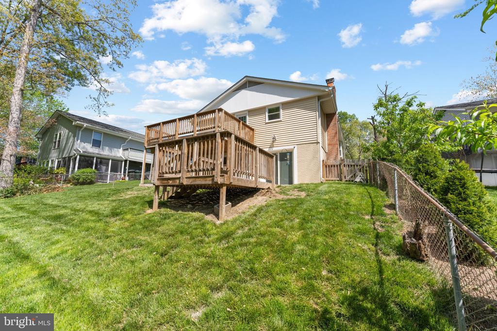 12816 Greenhall Dr