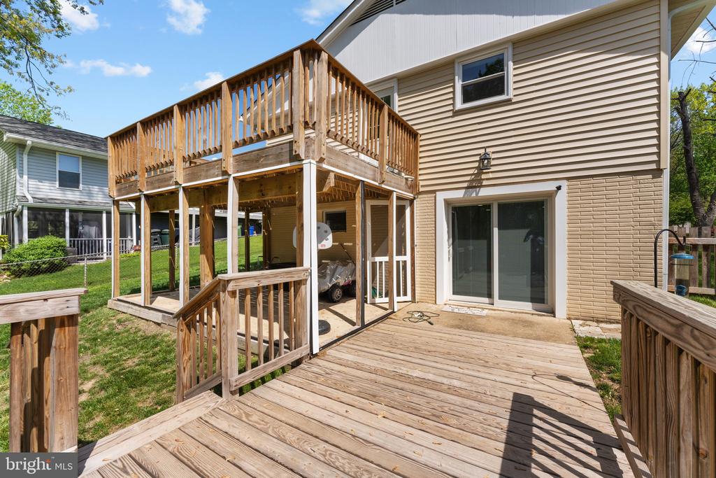 12816 Greenhall Dr
