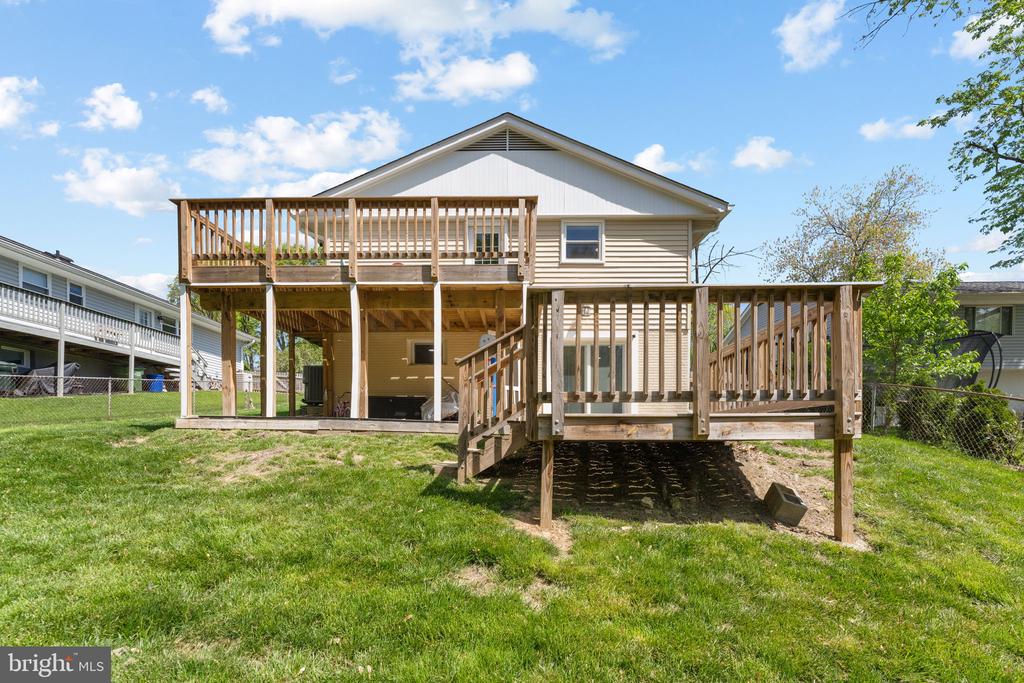 12816 Greenhall Dr