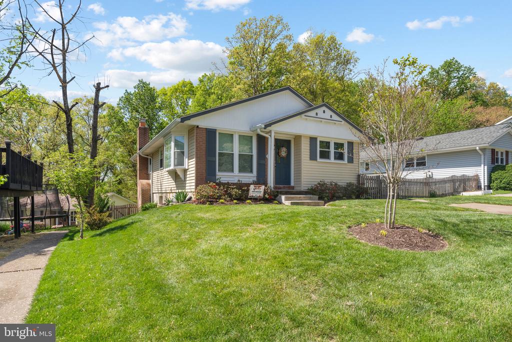 12816 Greenhall Dr