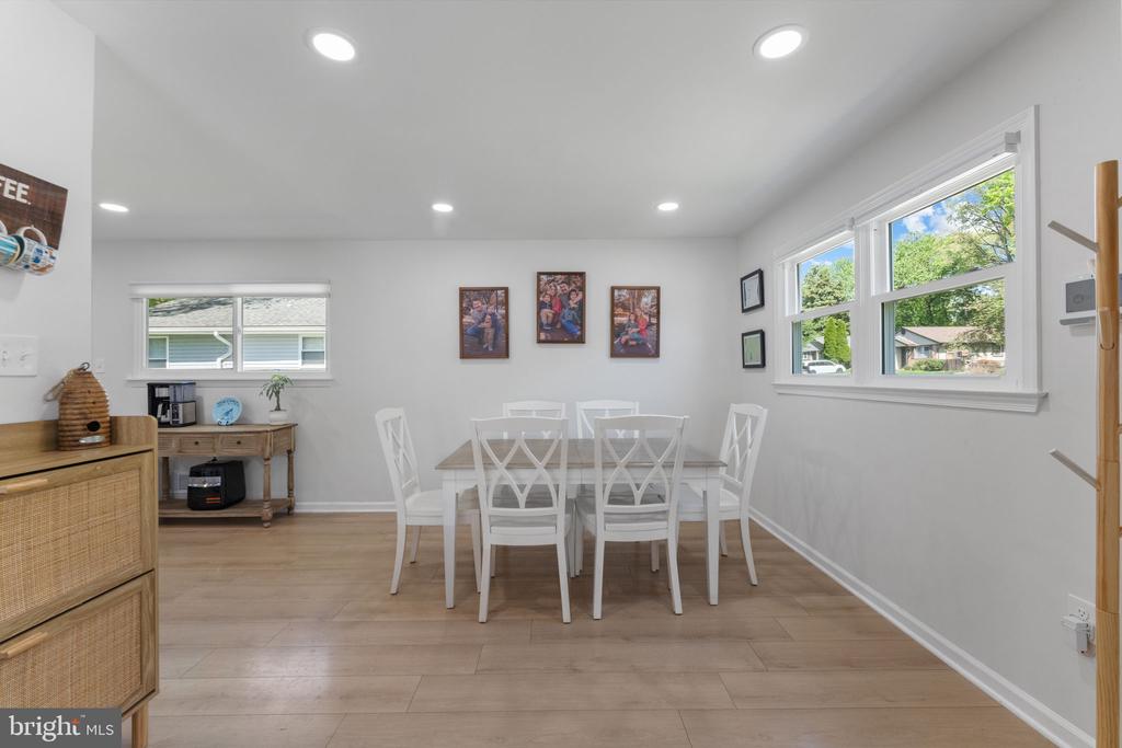 12816 Greenhall Dr