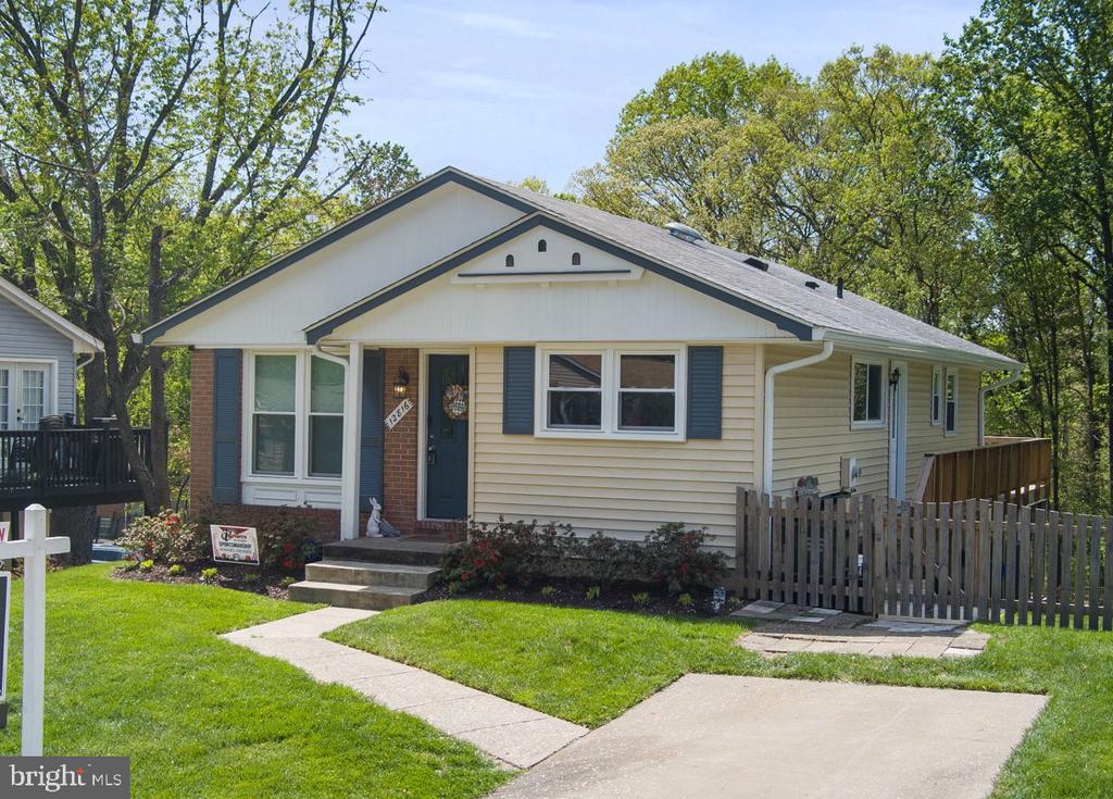 12816 Greenhall Dr