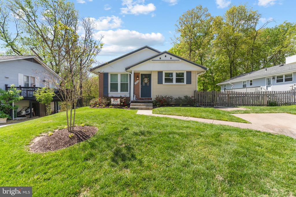 12816 Greenhall Dr