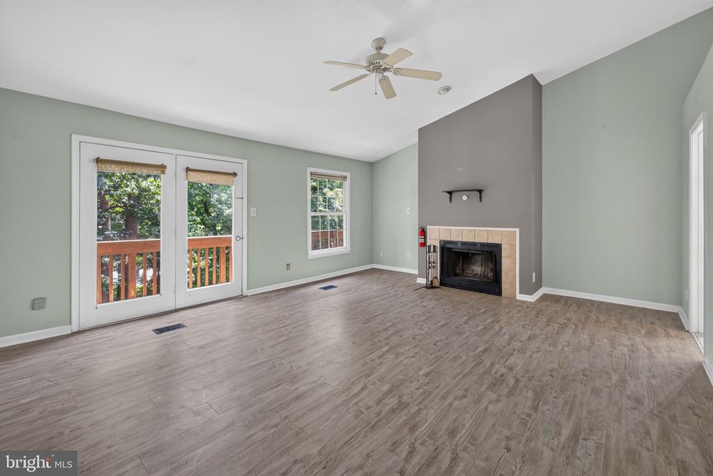 12585 KEMPSTON LANE