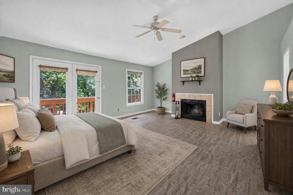 12585 KEMPSTON LANE