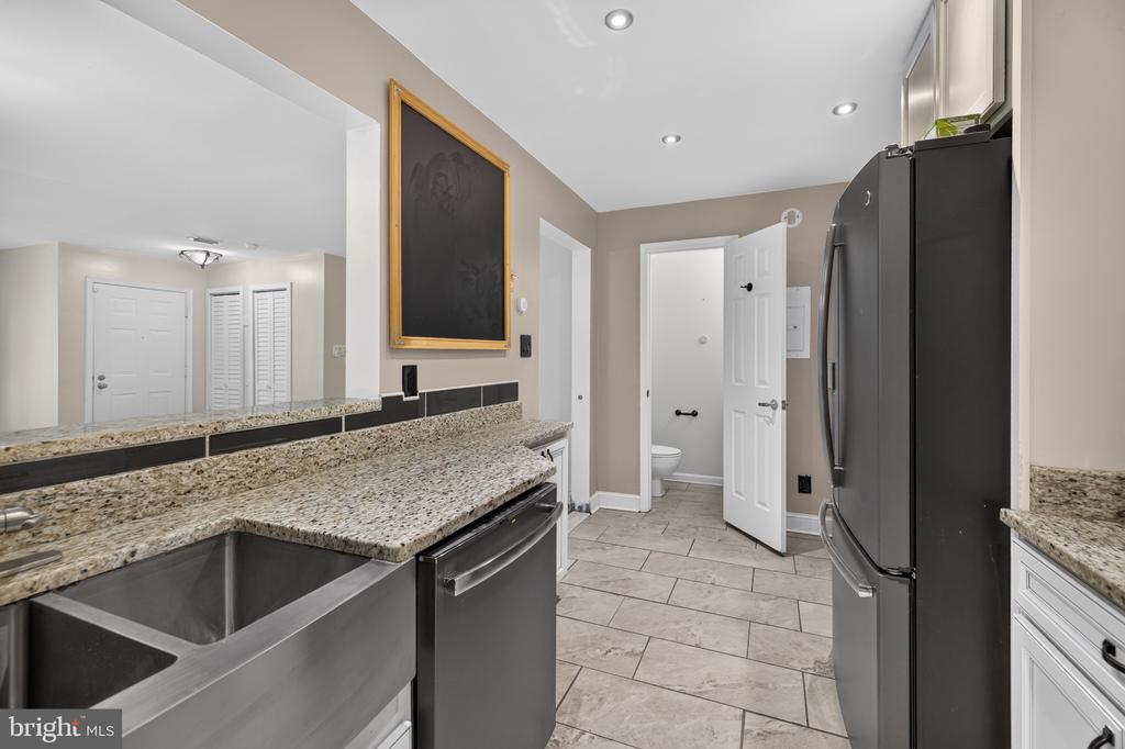 12585 KEMPSTON LANE