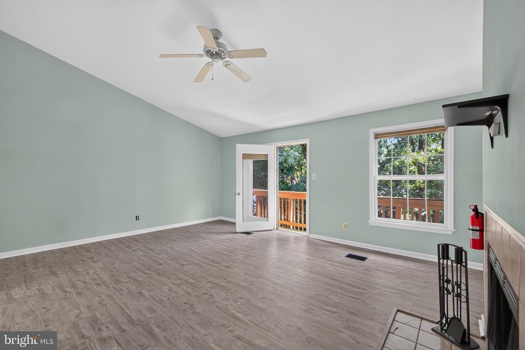 12585 KEMPSTON LANE
