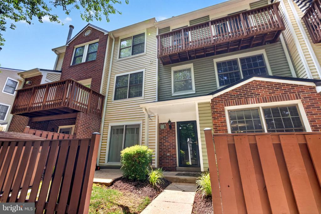 12585 KEMPSTON LANE